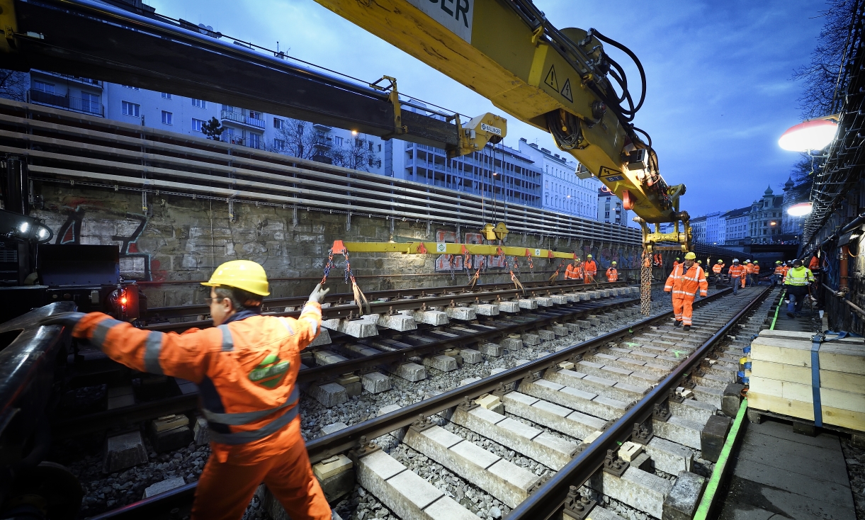 Zwischen den Stationen Pilgramgasse und Margaretengürtel wird im Zuge der U4 Modernisierung eine Weichenanlage gebaut.