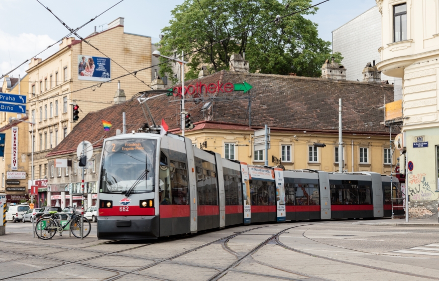 Linie 2 Gürtel, Josefstädterstraße U6 Fahrtrichtung Friedrich Engels Platz