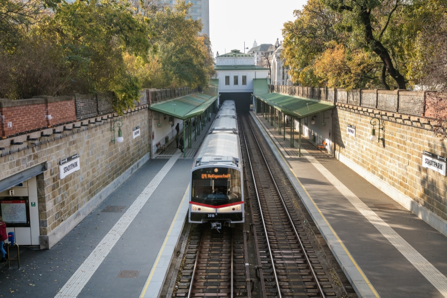 V-Wagen der U4-Station Stadtpark