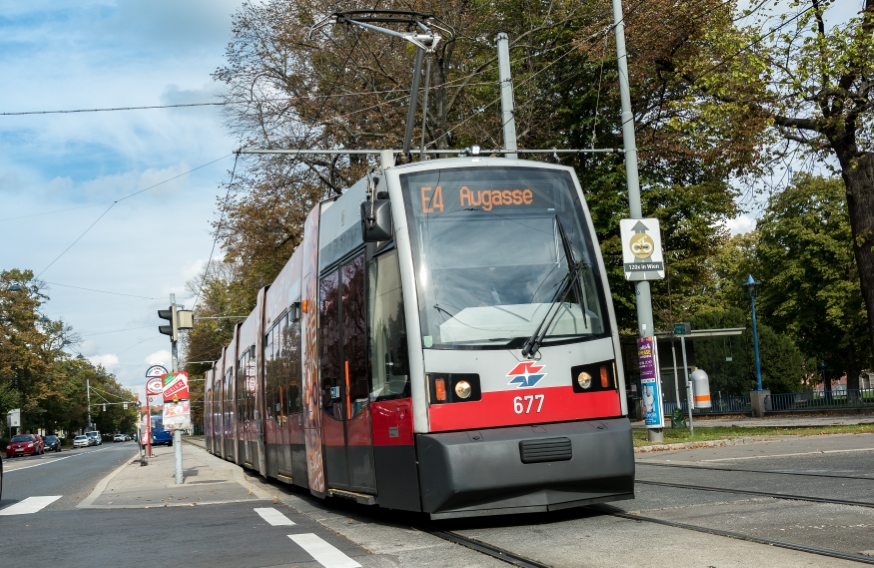 Ersatzlinie  E4 für die gesperrte U4  Fahrtrichtung Augasse