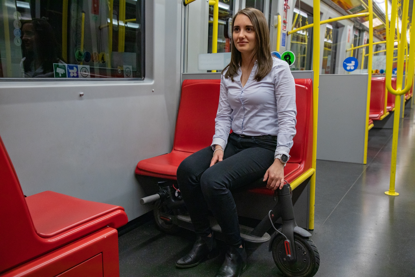 Die Beförderungsbedingungen werden angepasst, wir nehmen ab demnächst nur mehr zusammenklappbare Scooter mit.