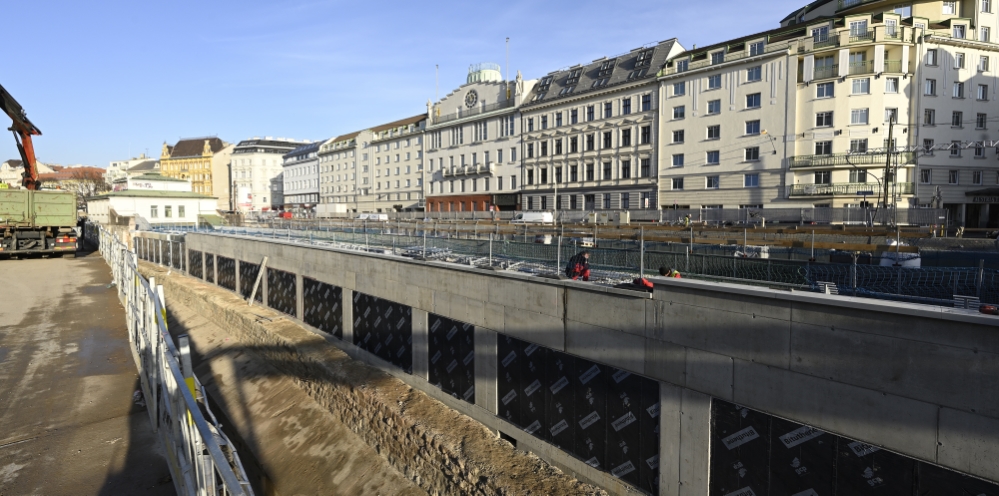 Baustelle der Linien U4 bei der Station Pilgramgasse.