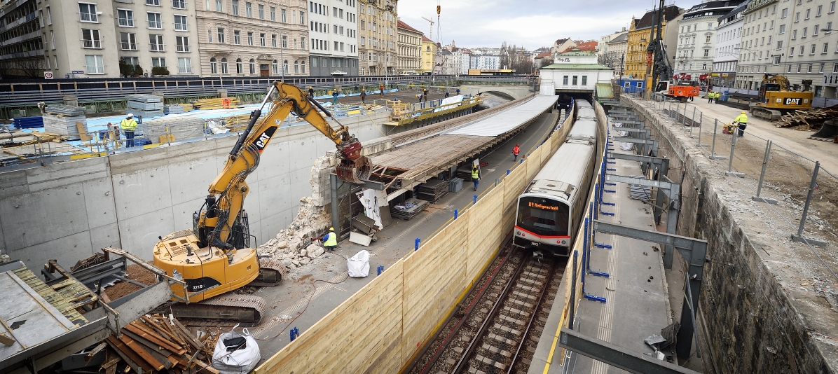 Baustelle der Linien U4 und U2 bei der Station Pilgramgasse.