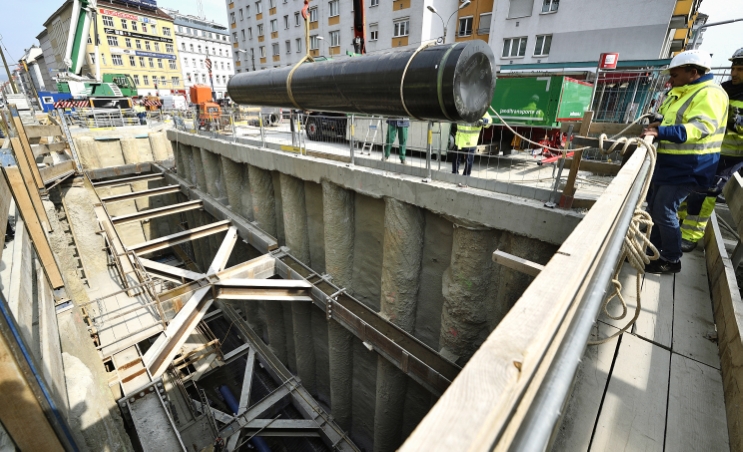 Baustelle der Linie U2 am Matzleindorfer Platz.