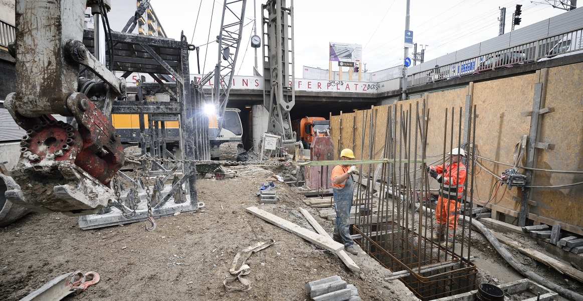 Baustelle der U2 am Matzleinsdorfer Platz, die geplante veränderte Verkehrsführung macht umfangreiche Arbeiten notwendig.