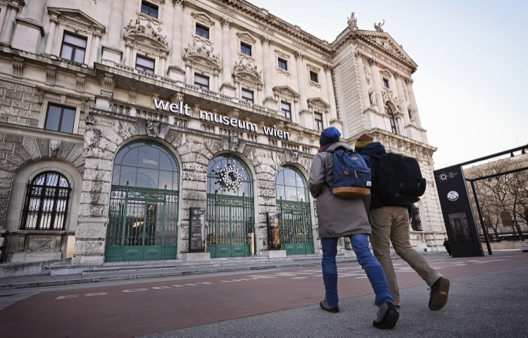 Mehrmals im Jahr wird Ihre Wiener-Linien-Jahreskarte zum Gratis-Ticket für's Museum. So auch das Weltmuseum