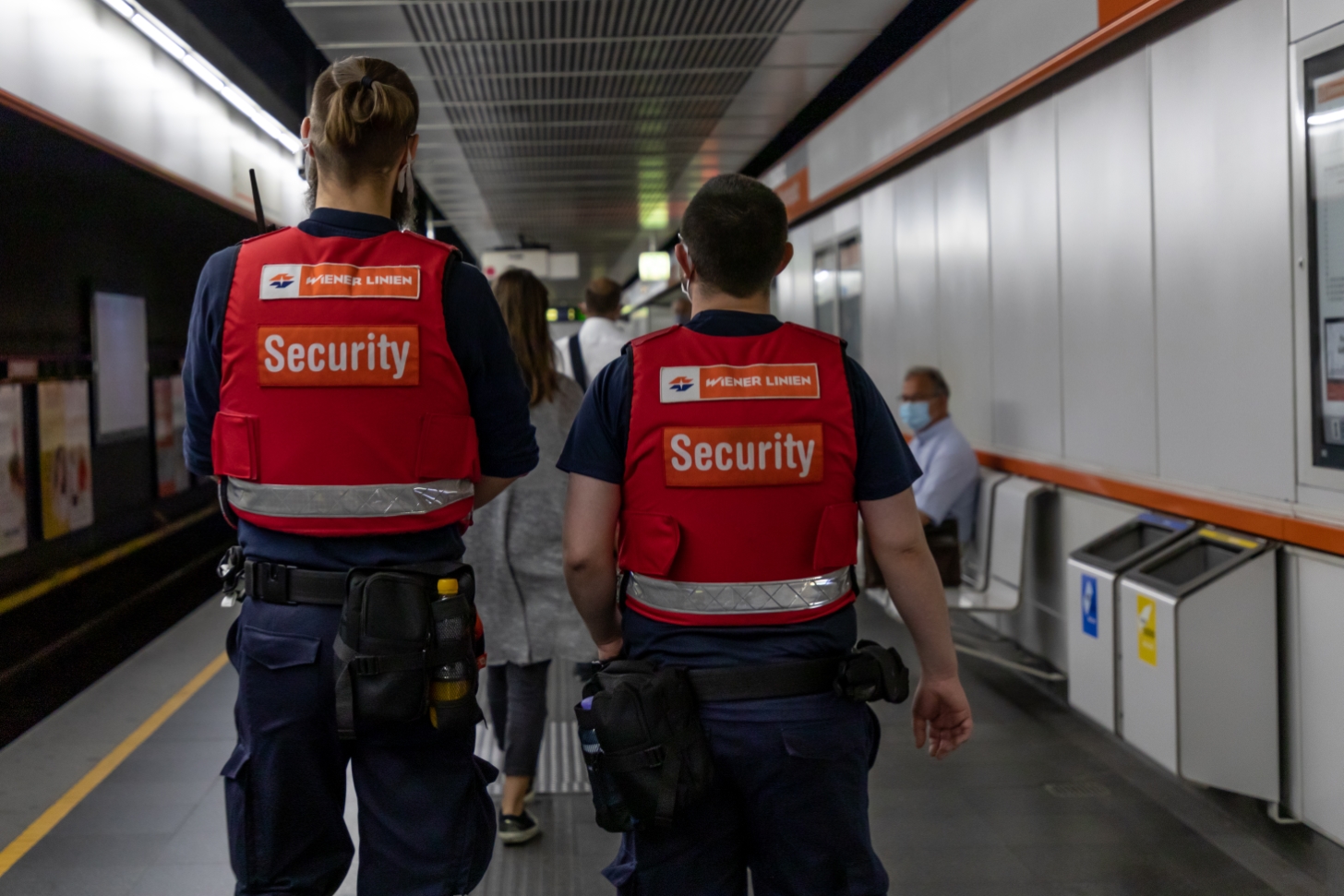 Security am Bahnsteig