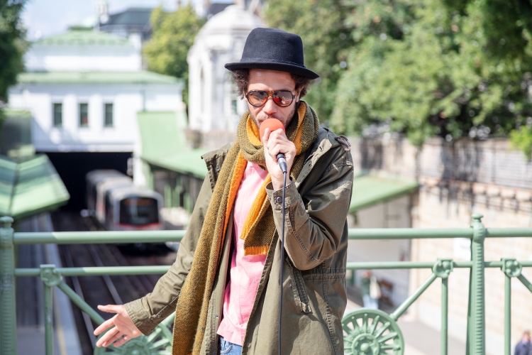 Die U-Bahn-Stars geben am Stadtpark bei einem Pressetermin ihr Können zum Besten.