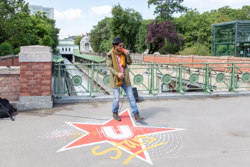 Die U-Bahn-Stars geben am Stadtpark bei einem Pressetermin ihr Können zum Besten.