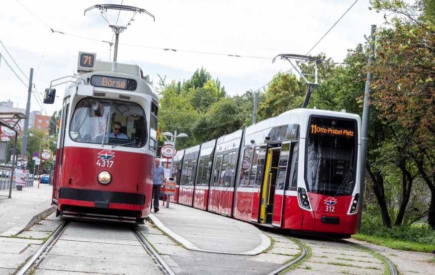 Die Type Flexity ist als Linie 11 in Simmering unterwegs