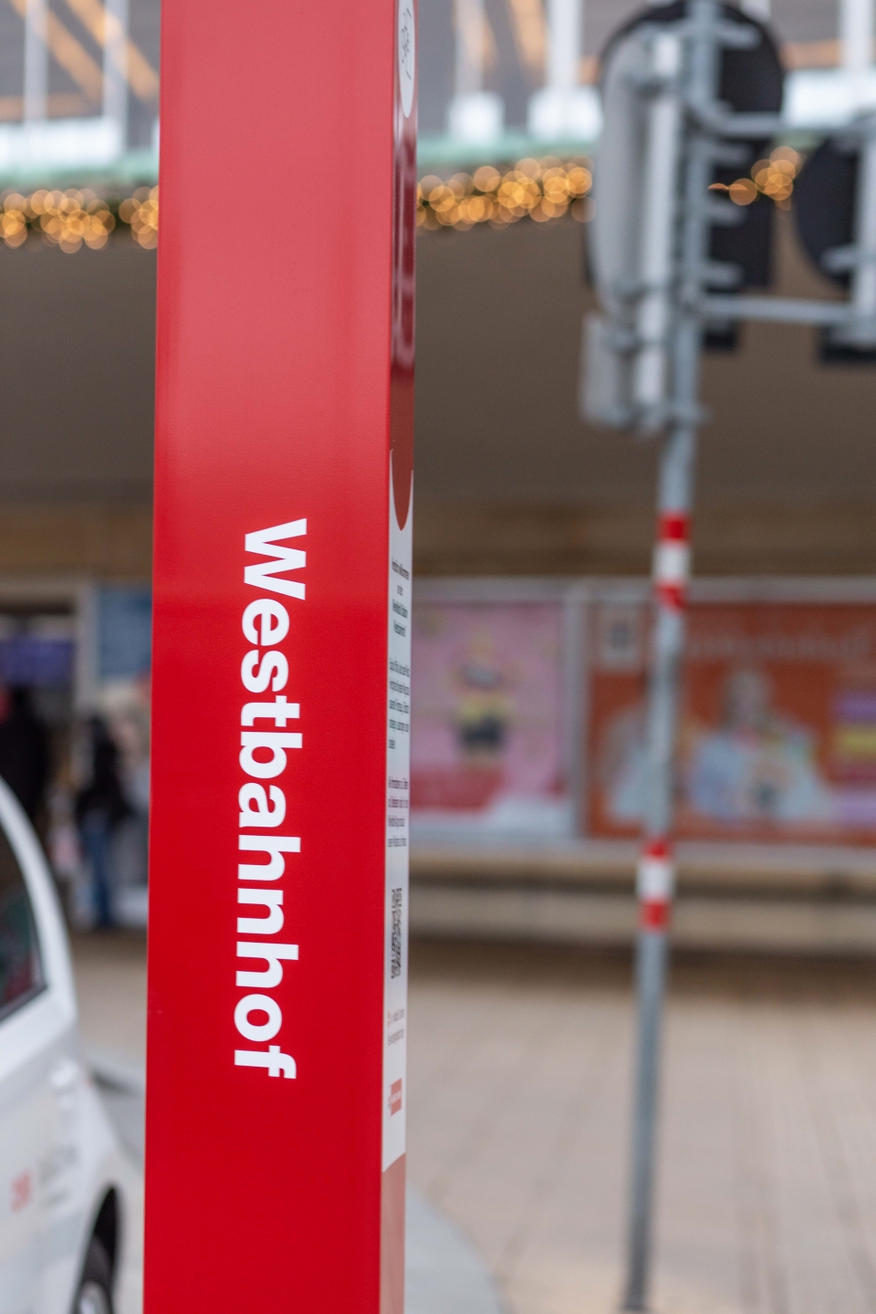 Am Standort Westbahnhof werden Öffis, Citybikes, E-Scooter, Radabstellboxen und das OEBB-Carsharing angeboten.