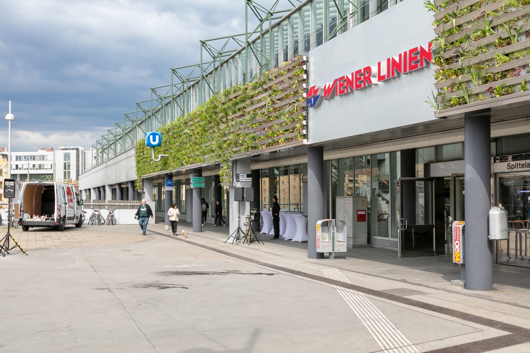 Begrünte Station Spittelau