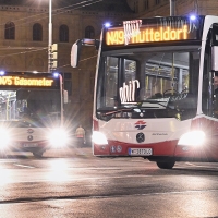 Nachtbus der Wiener Linien bei der Oper