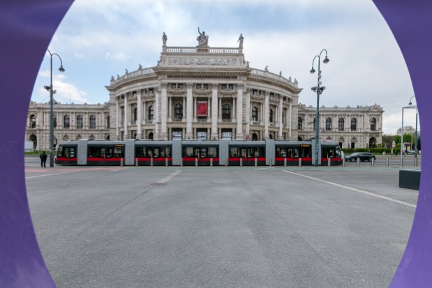 Ulf Linie D bei der Station Rathausplatz-Burgtheater