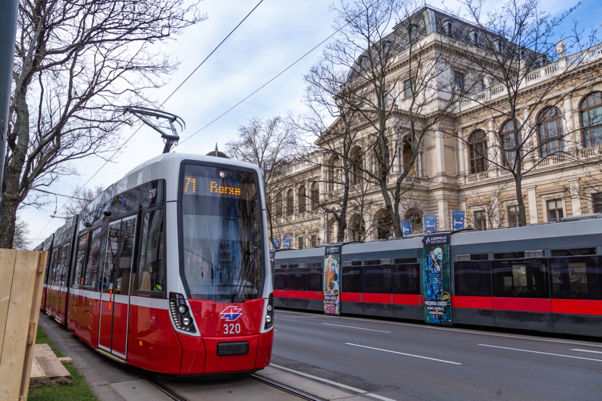 Flexity Linie 71 am Ring