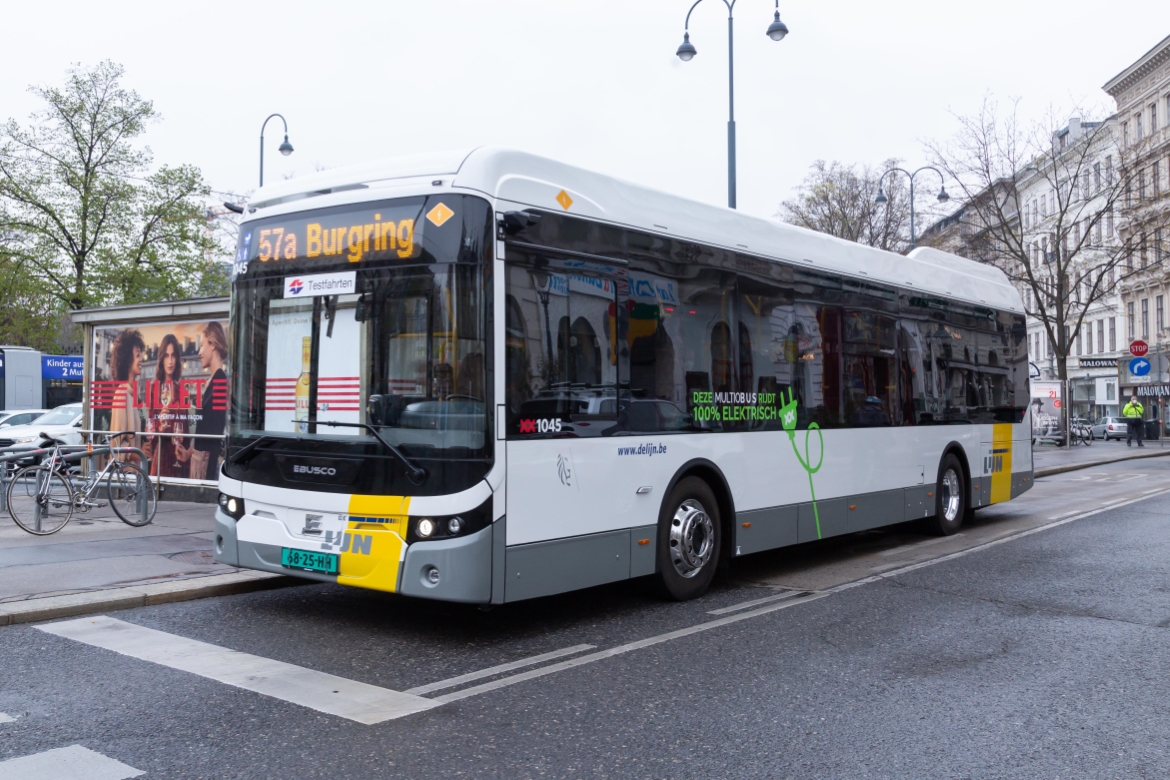 Probebetrieb eines Elektrobusse auf der Linie 57A bei der Station Burgring