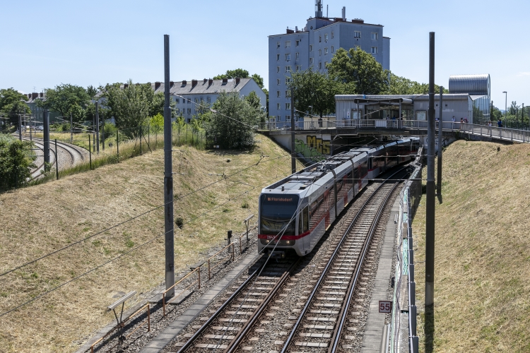 Die Linie U6 nach der Station Tscherttegasse