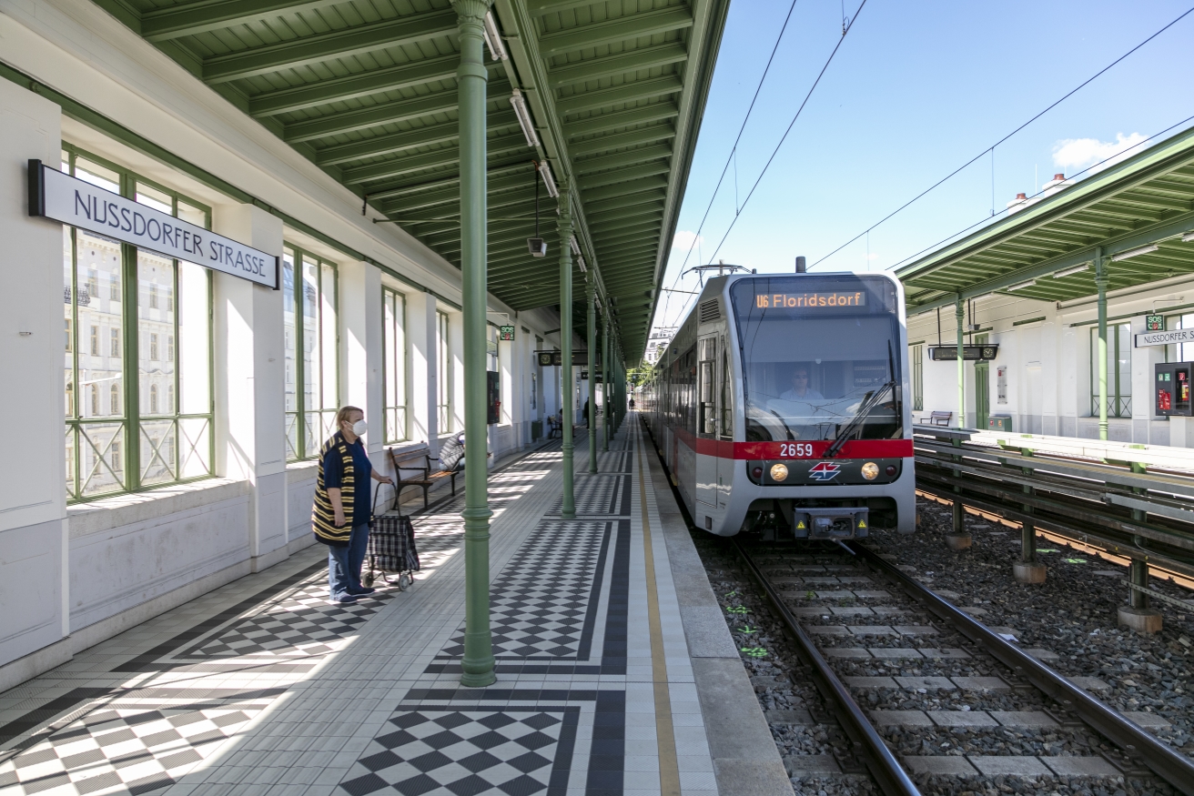 Die Linie U6 in der Station Nußdorfer Straße