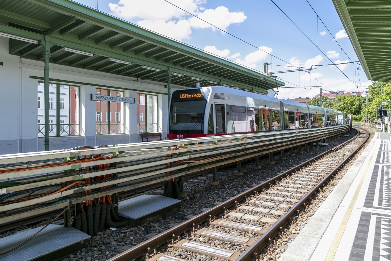 Die Linie U6 in der Station Nußdorfer Straße