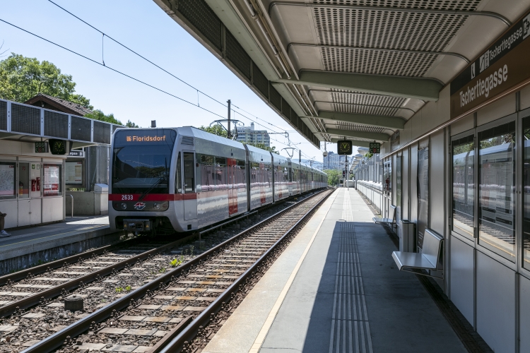 Die Linie U6 in der Station Tscherttegasse