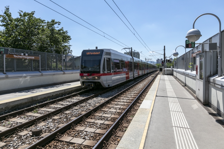 Die Linie U6 in der Station Tscherttegasse