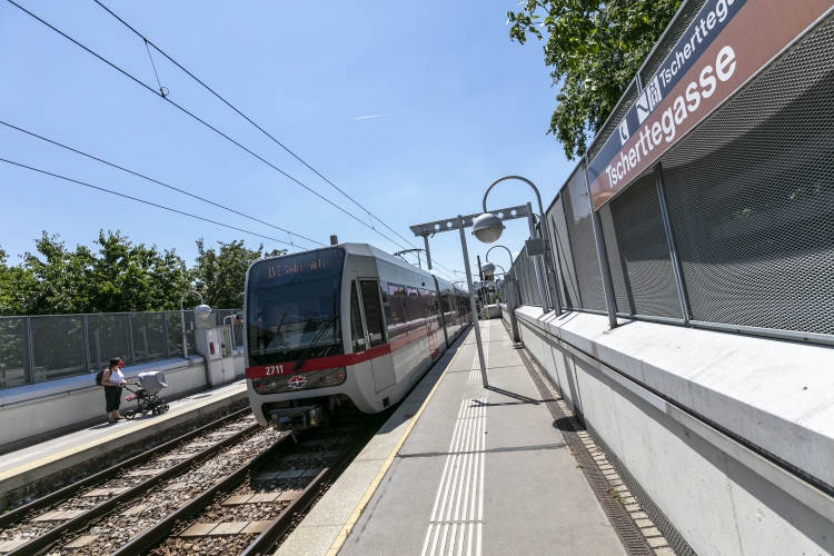 Die Linie U6 in der Station Tscherttegasse