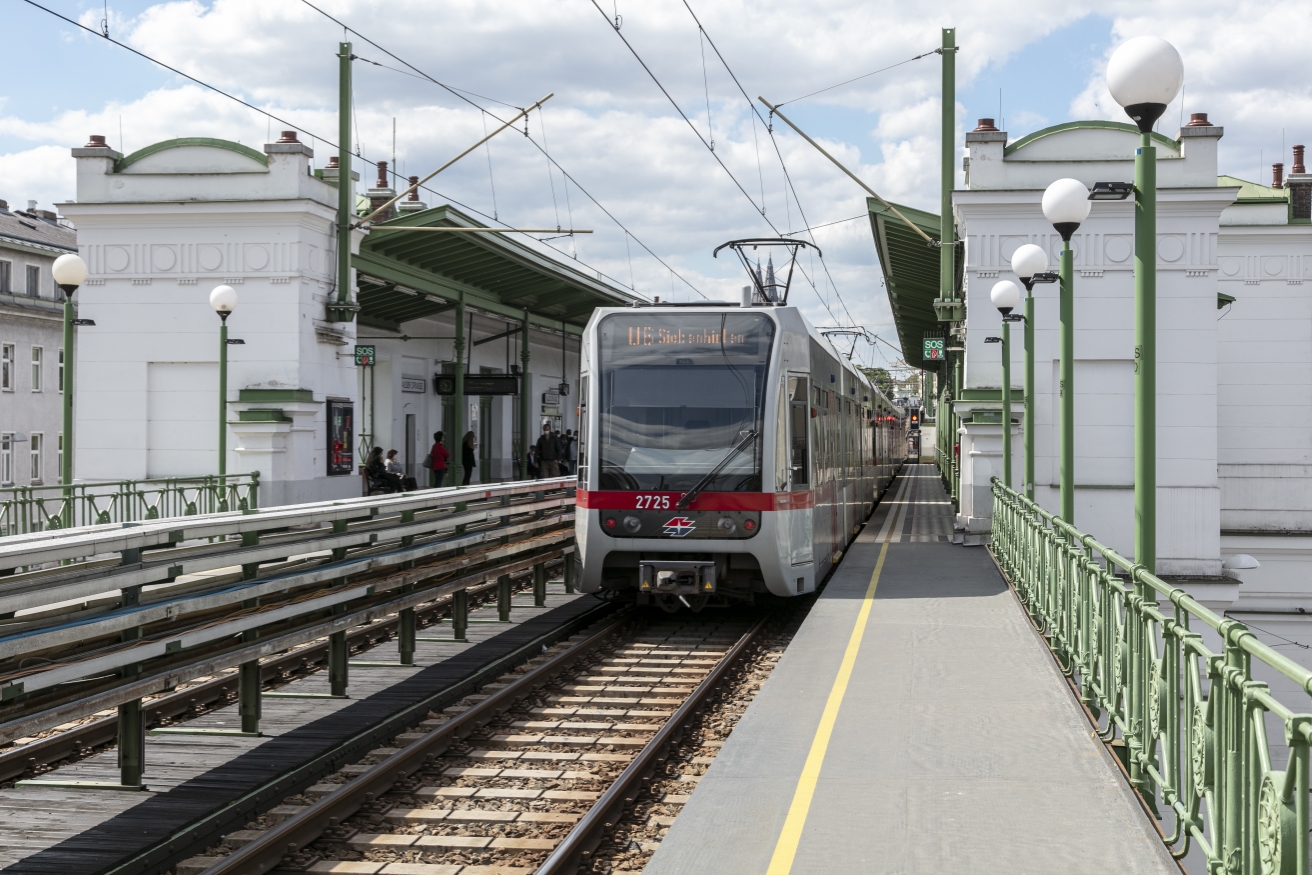 Die Linie U6 in der Station Alserstraße