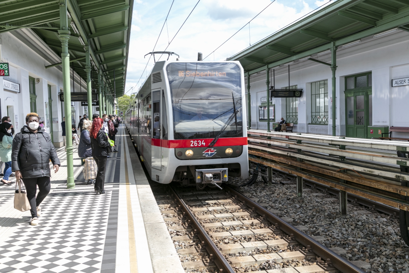 Die Linie U6 in der Station Alserstraße