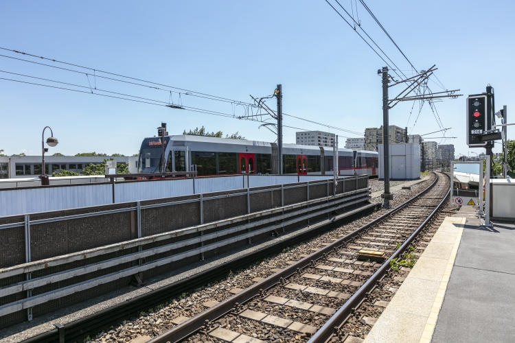 Die Linie U6 in der Station Alt Erlaa