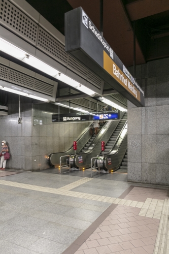 U6 Station Bahnhof Meidling Fahrtreppen