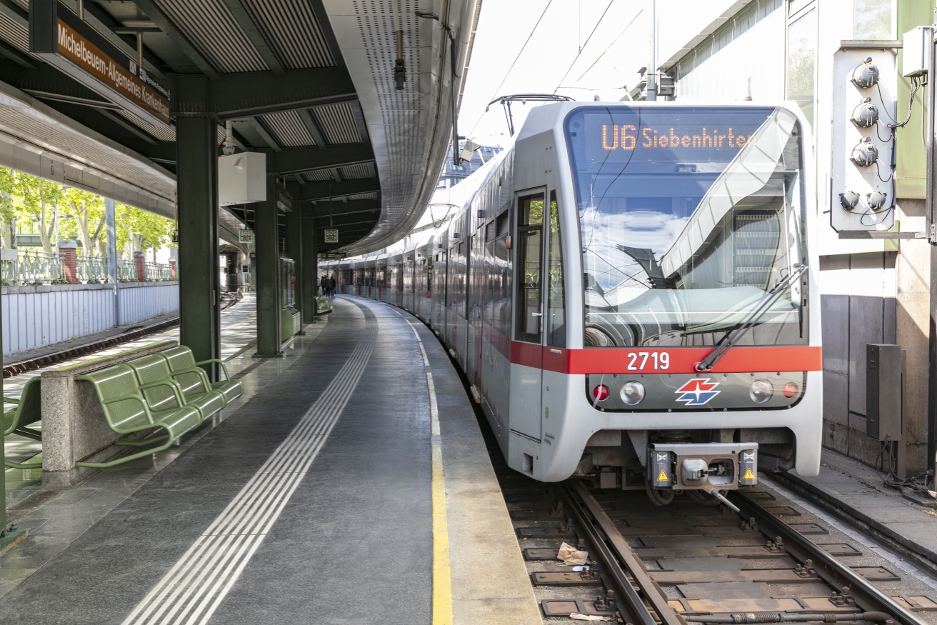 Die Linie U6 in der Station Michelbeuern AKH