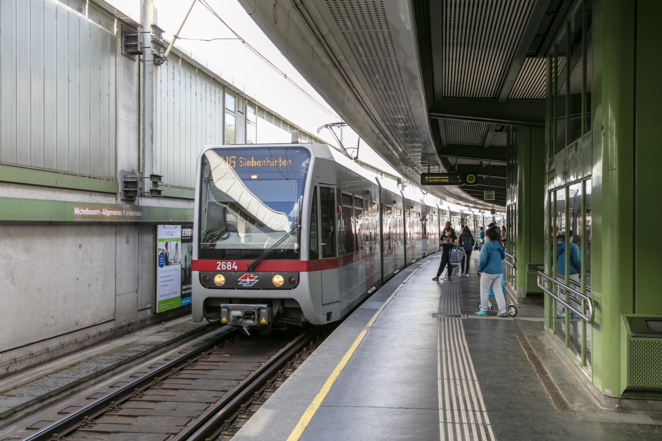 Die Linie U6 in der Station Michelbeuern