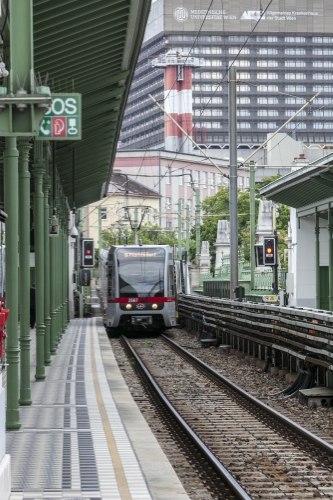 Die Linie U6 in der Station Währinger Straße Volksoper