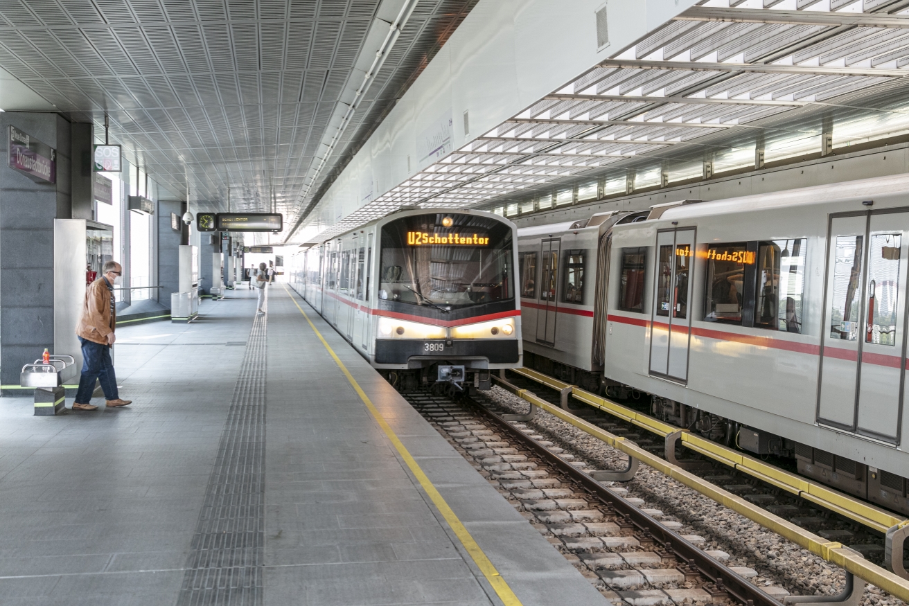 Die Linie U2 in der Station Donaustadtbrücke