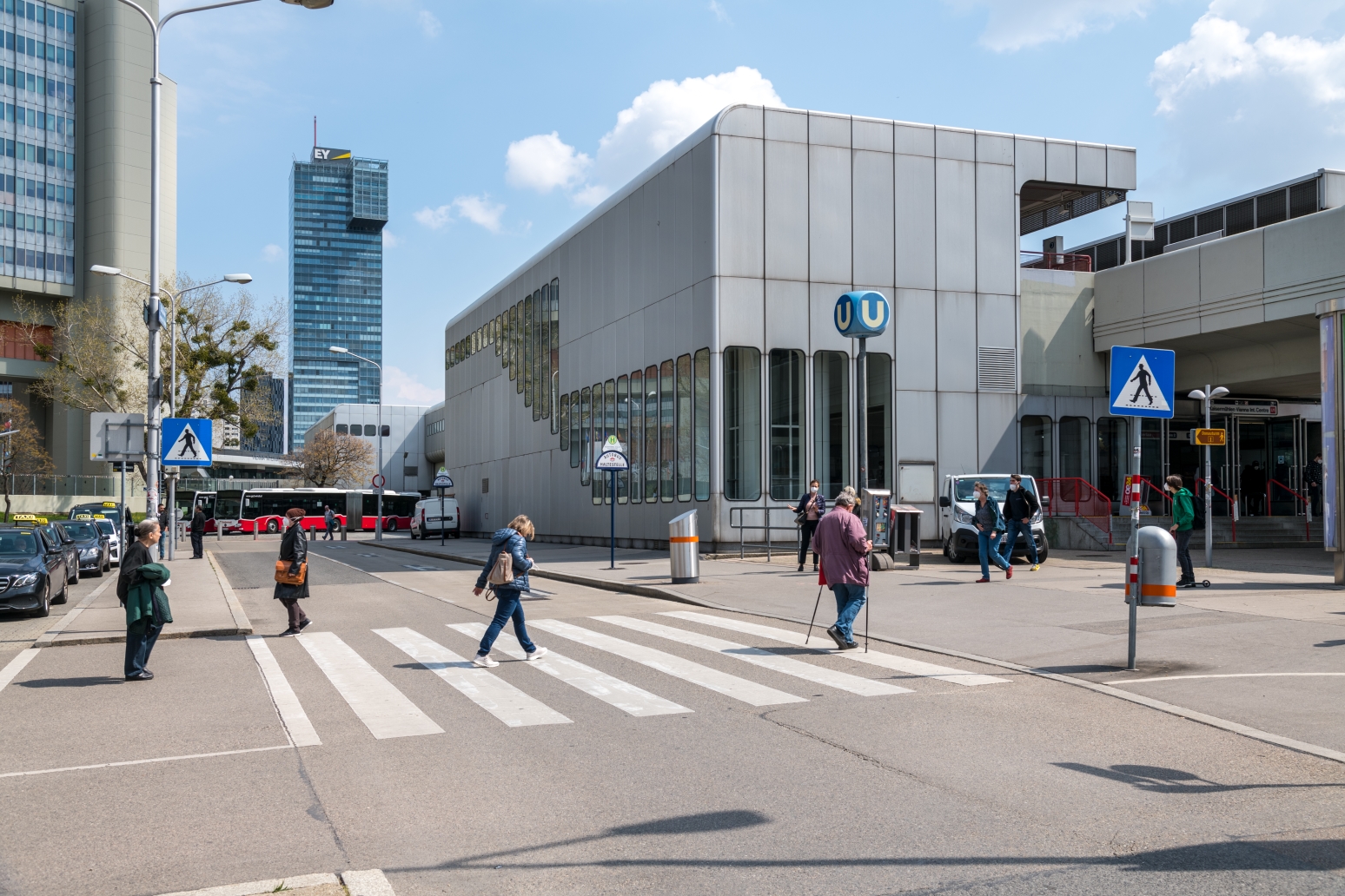 U1-Station Kaisermühlen