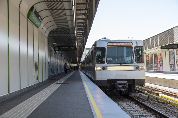 Silberfpeil in der U4-Station Braunschweiggasse