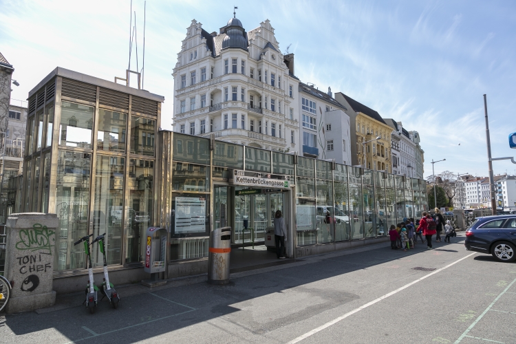 U4-Station Kettenbrückengasse