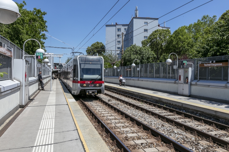 Die Linie U6 in der U6-Station Tscherttegasse