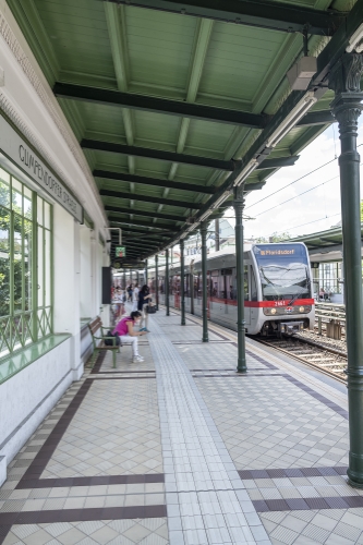 Die Linie U6 in der U6-Station Gumpendorfer Straße