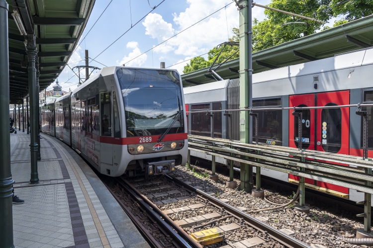 Die Linie U6 in der U6-Station Gumpendorfer Straße