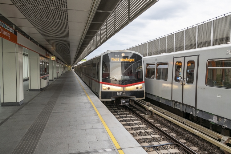 Die Linie U3 in der U3-Station Ottakring