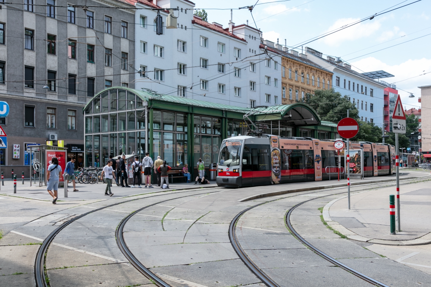 Die Liinie 18 bei der U3-Station Schlachthausgasse