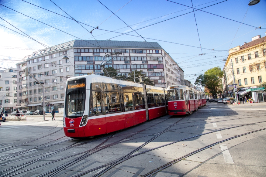 Flexity Linie 6 Fahrtrichtung Absberggasse am Quellenplatz