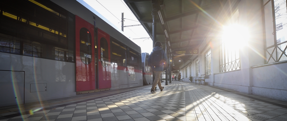 Zug der Linien U6 in der Station Gumpendorfer Straße