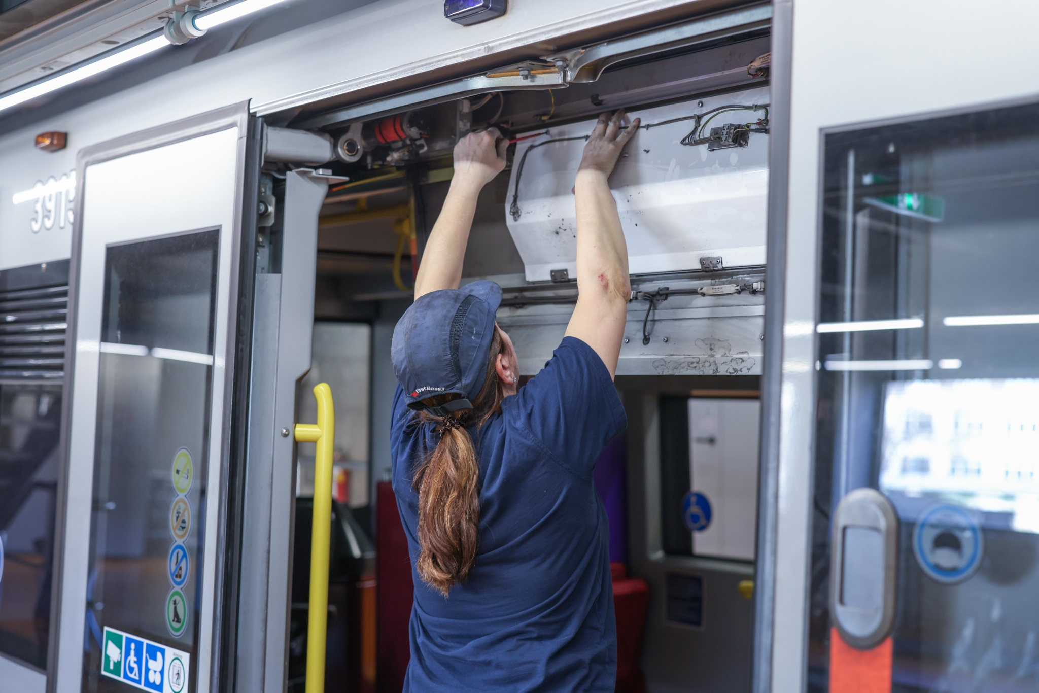 FiT-Frau bei der Arbeit