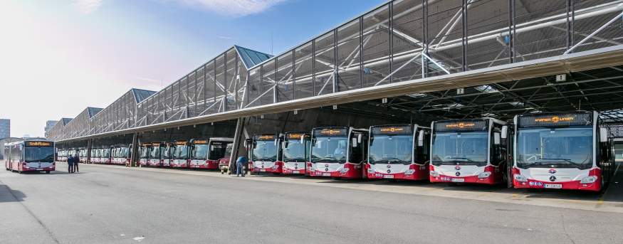 Die Garage Leopoldau mit zahlreichen Mercedes Gelenkbussen