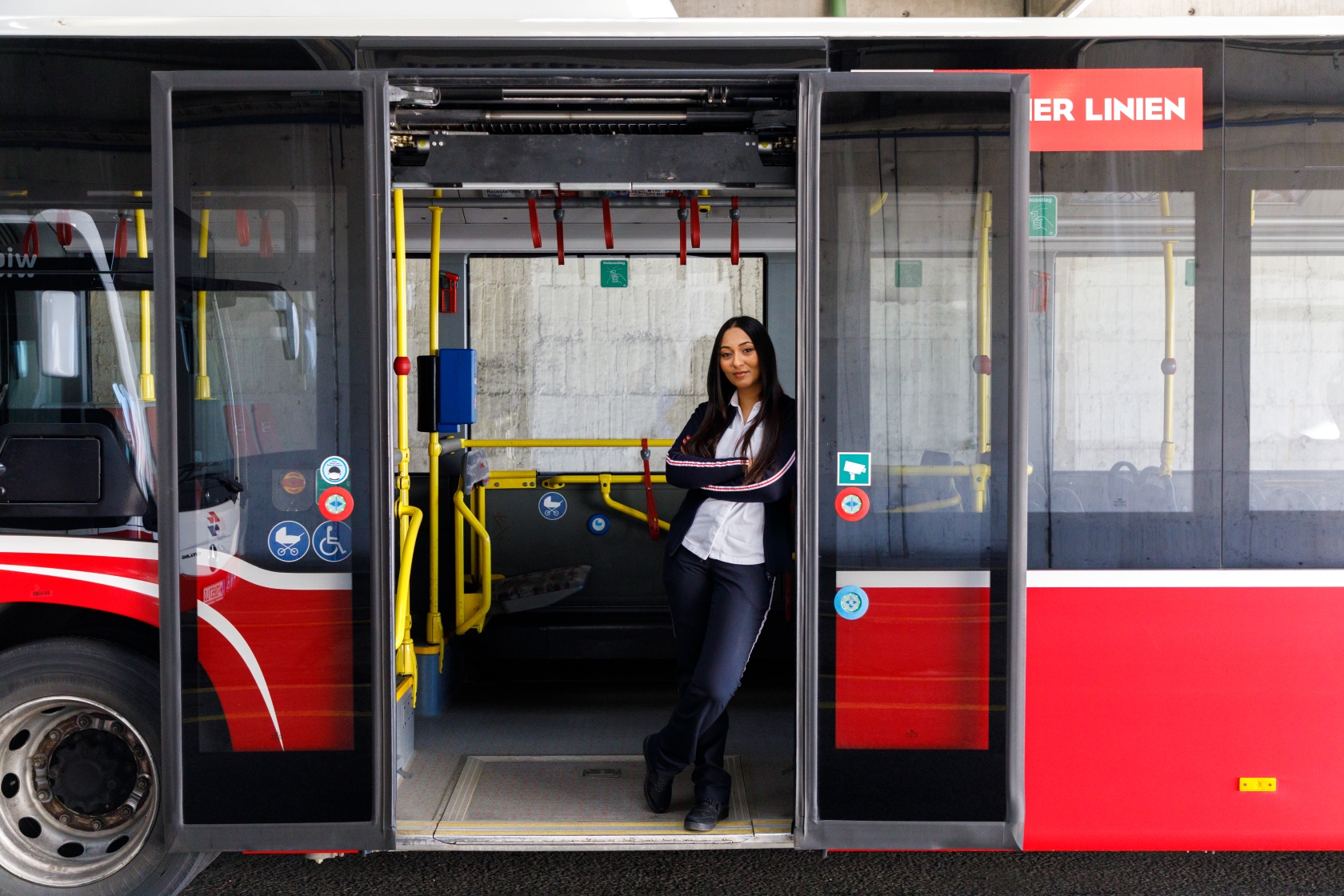 Autobuslenkerin Gabriella fährt Bus aus Leidenschaft.