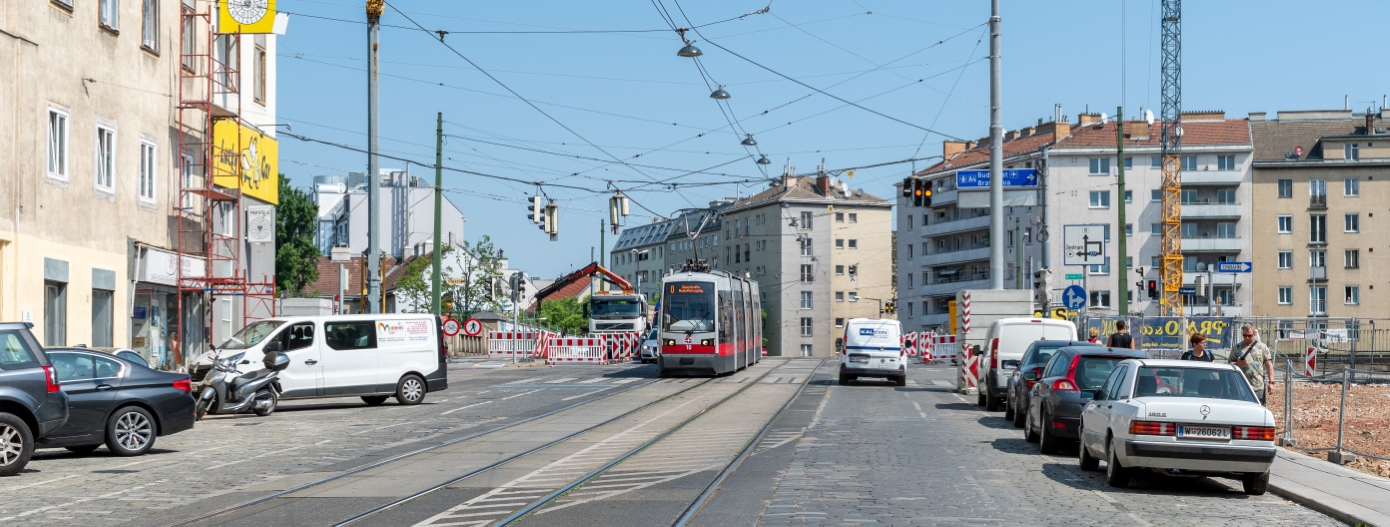 Linie O  auf der Franzensbrücke kurz  vor Generalsanierung