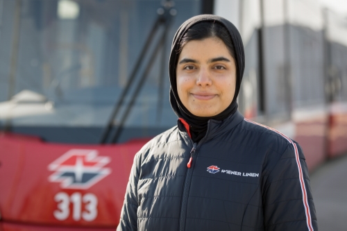 Straßenbahnfahrerinnen bei der Ausbildung