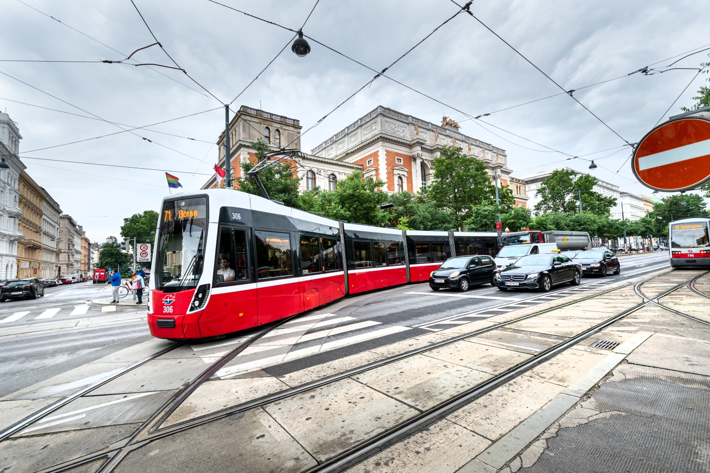 Linie 71 am Schottenring bei der Börse